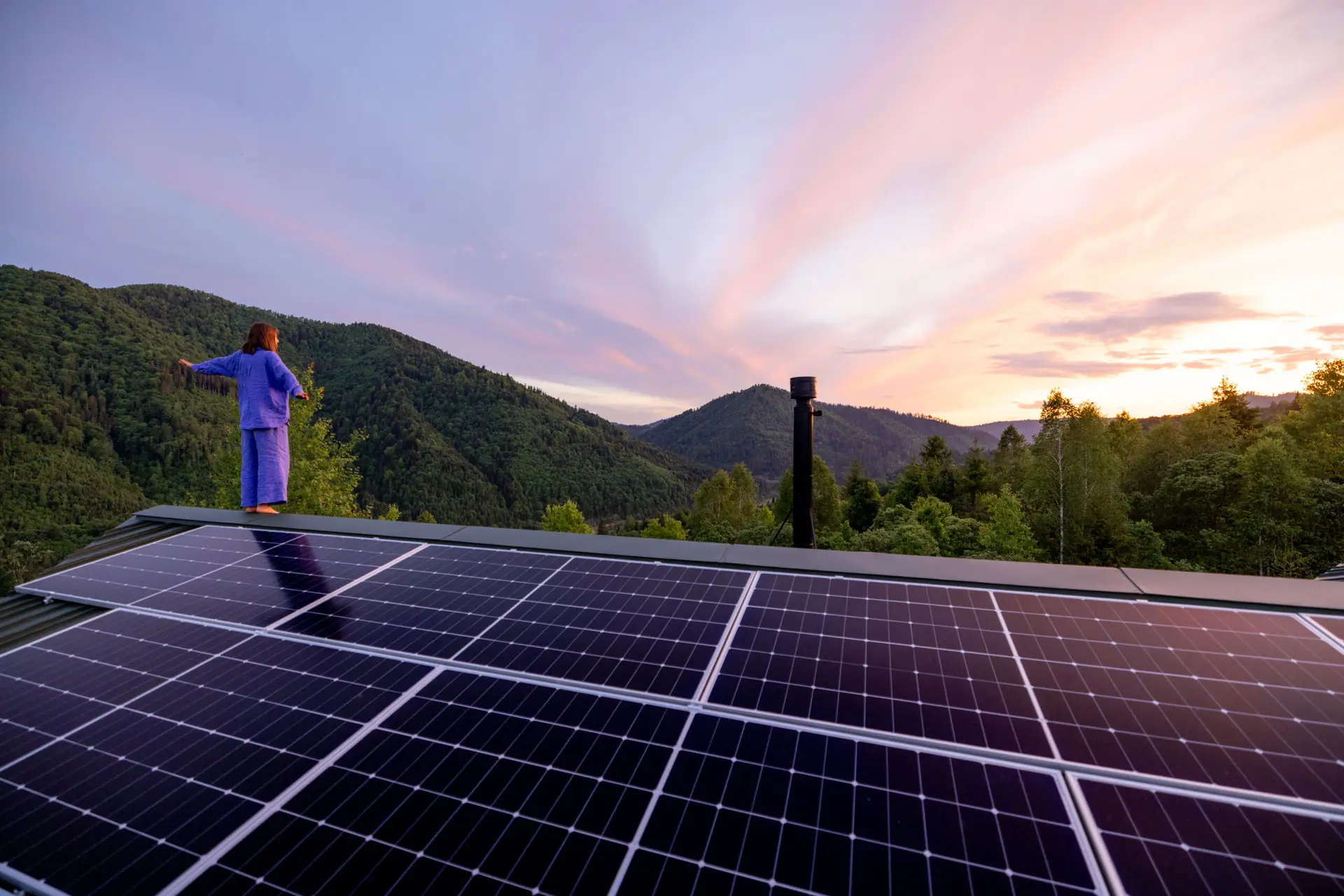 Solaranlage in einer Berglandschaft